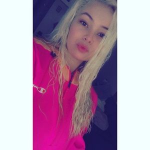 Meet your Posher, Deallia